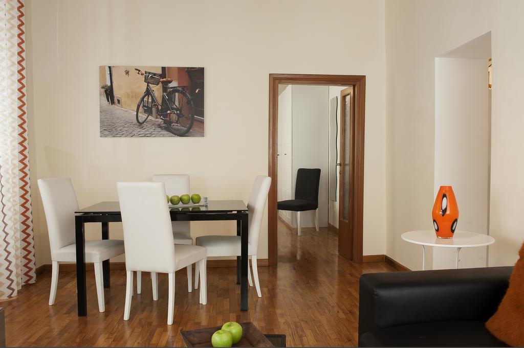 Fl Apartments Charming Flat In The Heart Of Trastevere โรม ภายนอก รูปภาพ
